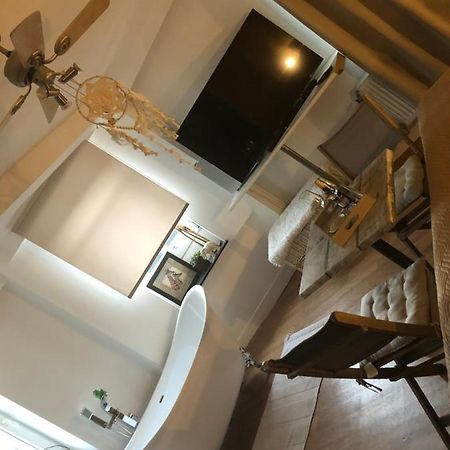 Sucre Sale Bed & Breakfast Beauraing Bagian luar foto